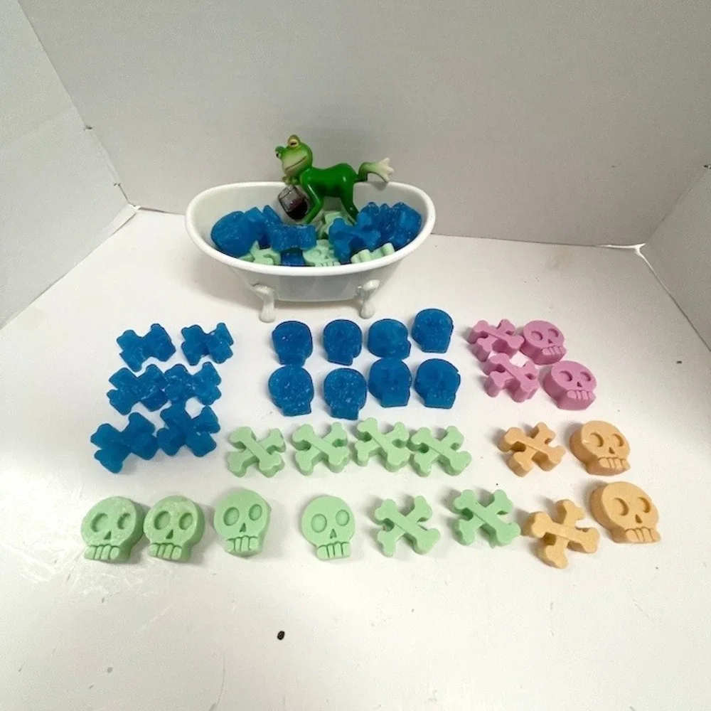 Whimsical Drinking Frog‎ Soap Dish Planter with 46 Handcrafted Skull Bones Soaps
